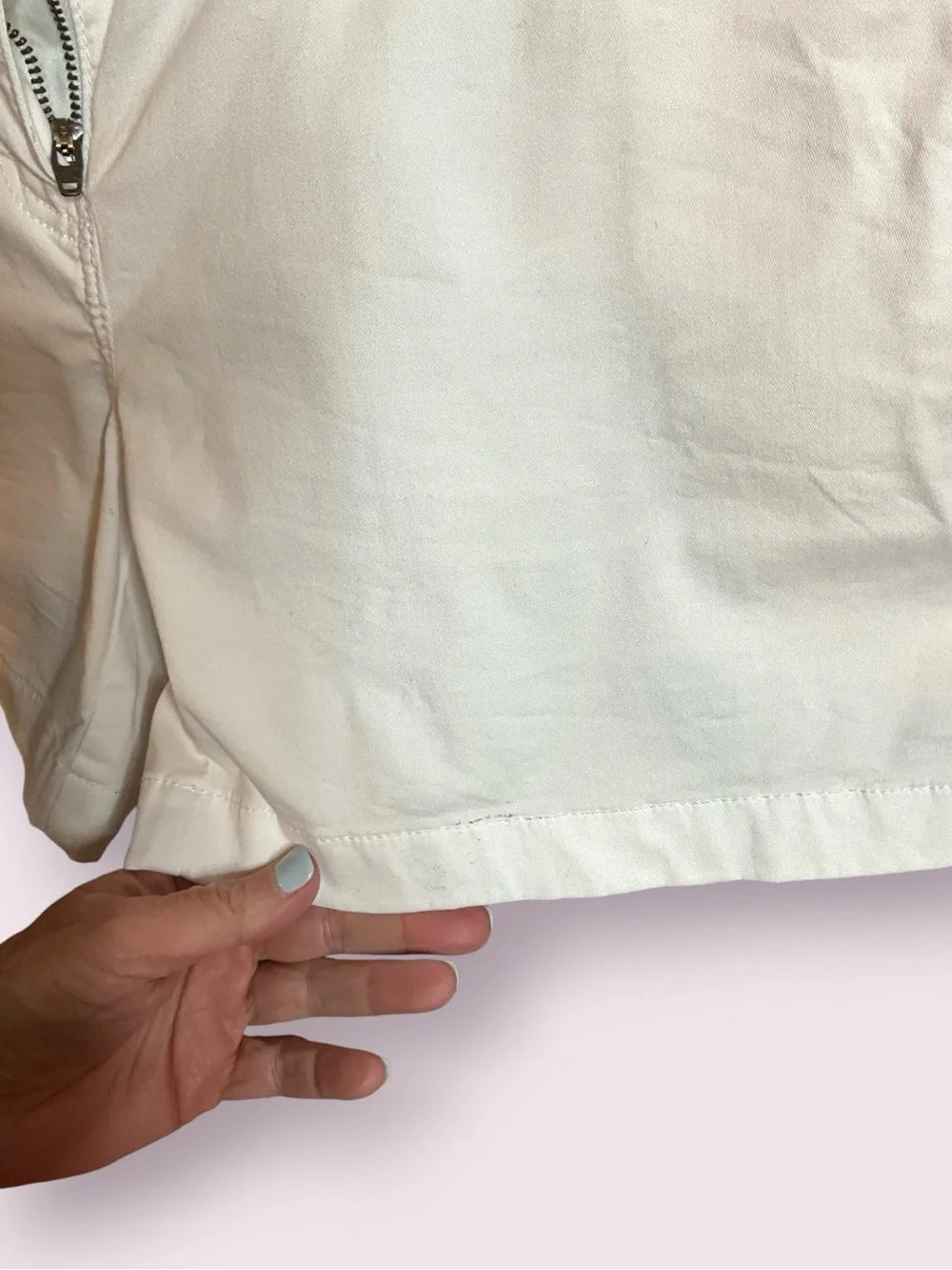 Vineyard Vines White Women’s Shorts, size 6. - Picture 2 of 5